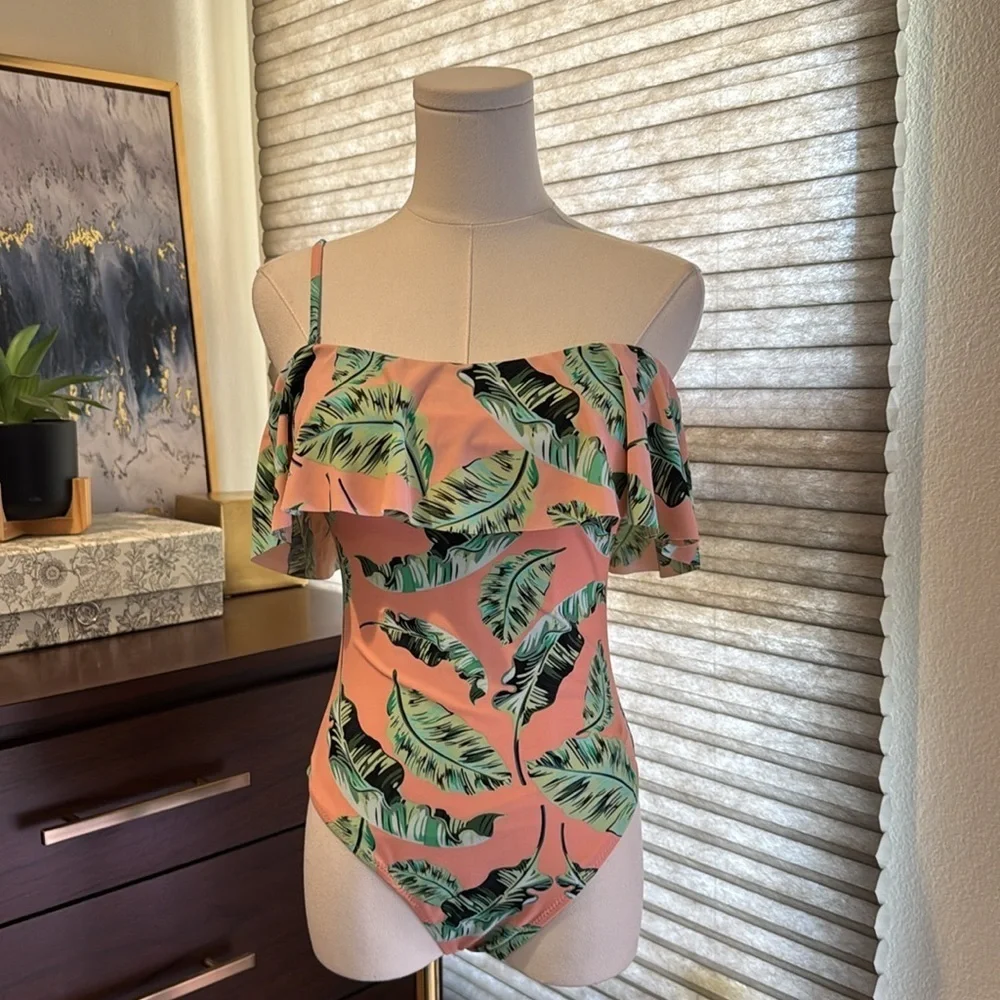 Woman's Cupshe Rozen Maiden Print Bikini.  Size Small